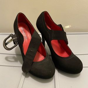 Women’s Black Platform Heel with Strap by Madeline Girl (8.5)